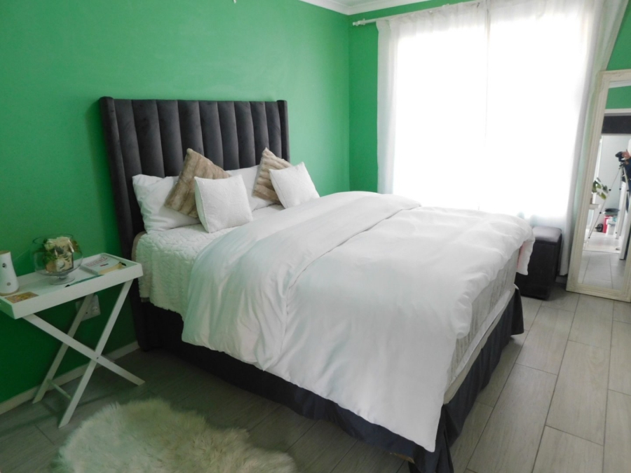 2 Bedroom Property for Sale in Fairview Golf Estate Western Cape